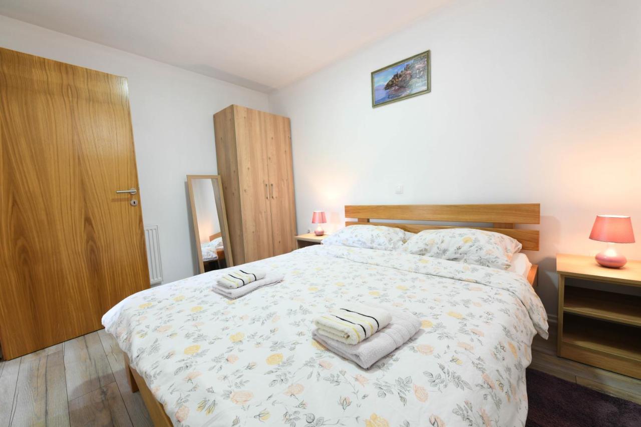 Jakov Apartment