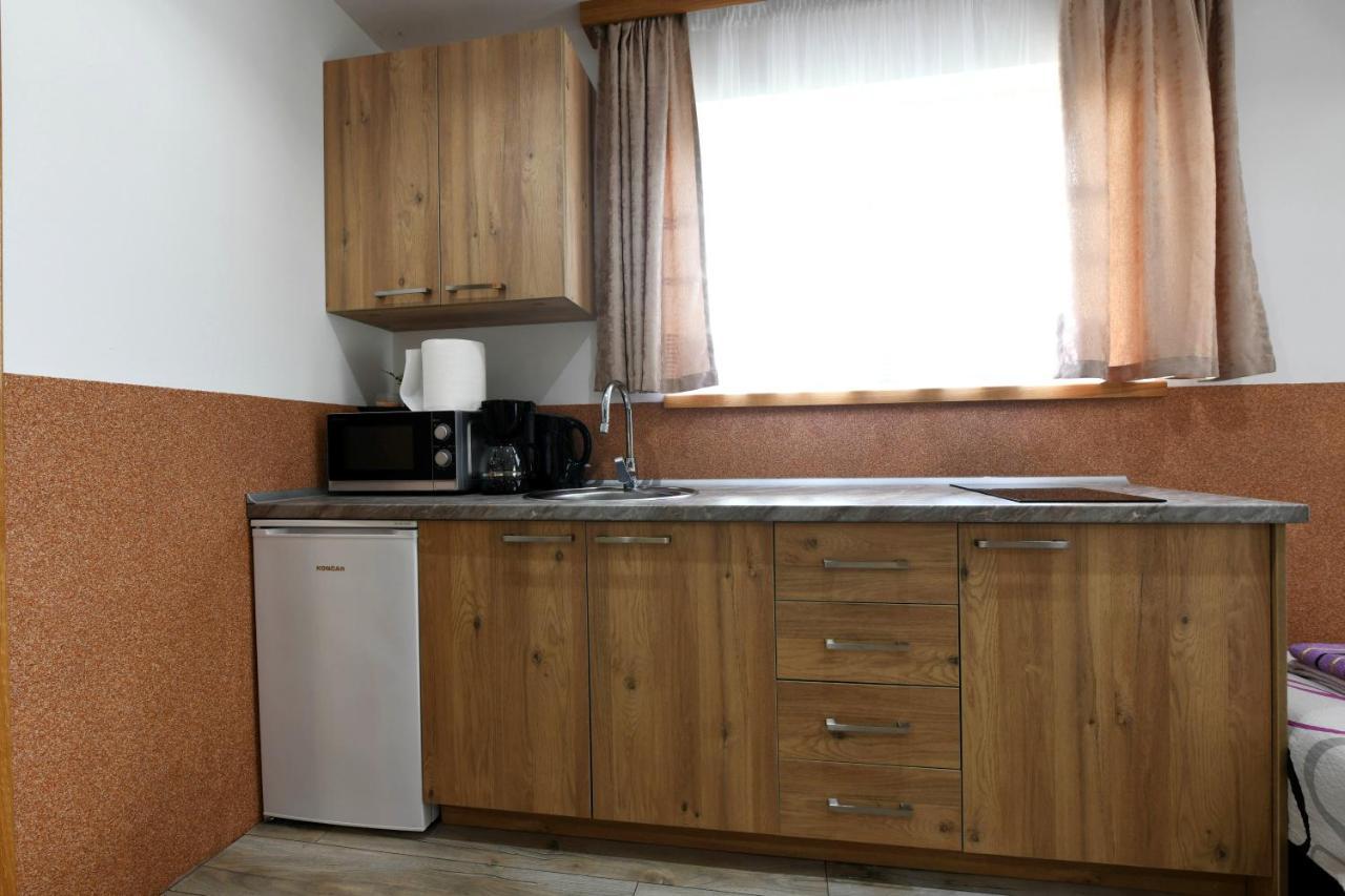 Jakov Apartment Rakovica